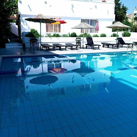 Saint Konstantin Beach Apartments Stegna Экстерьер фото